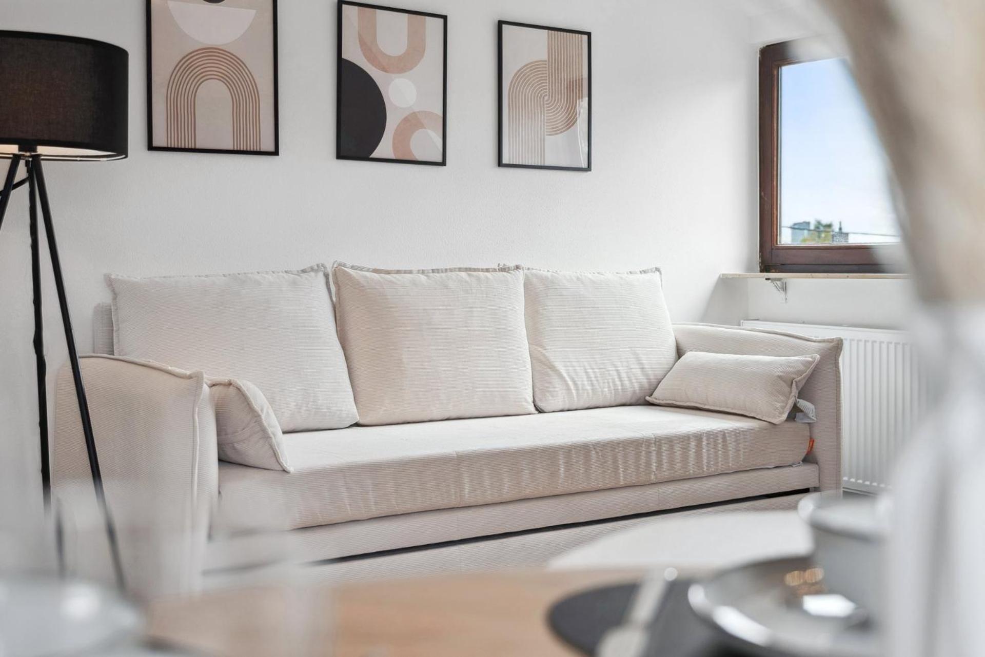 Malu Rooms - Top Lage, Kostenloser Parkplatz, Klima, Netflix, 24H Checkin Ludwigsburg Esterno foto