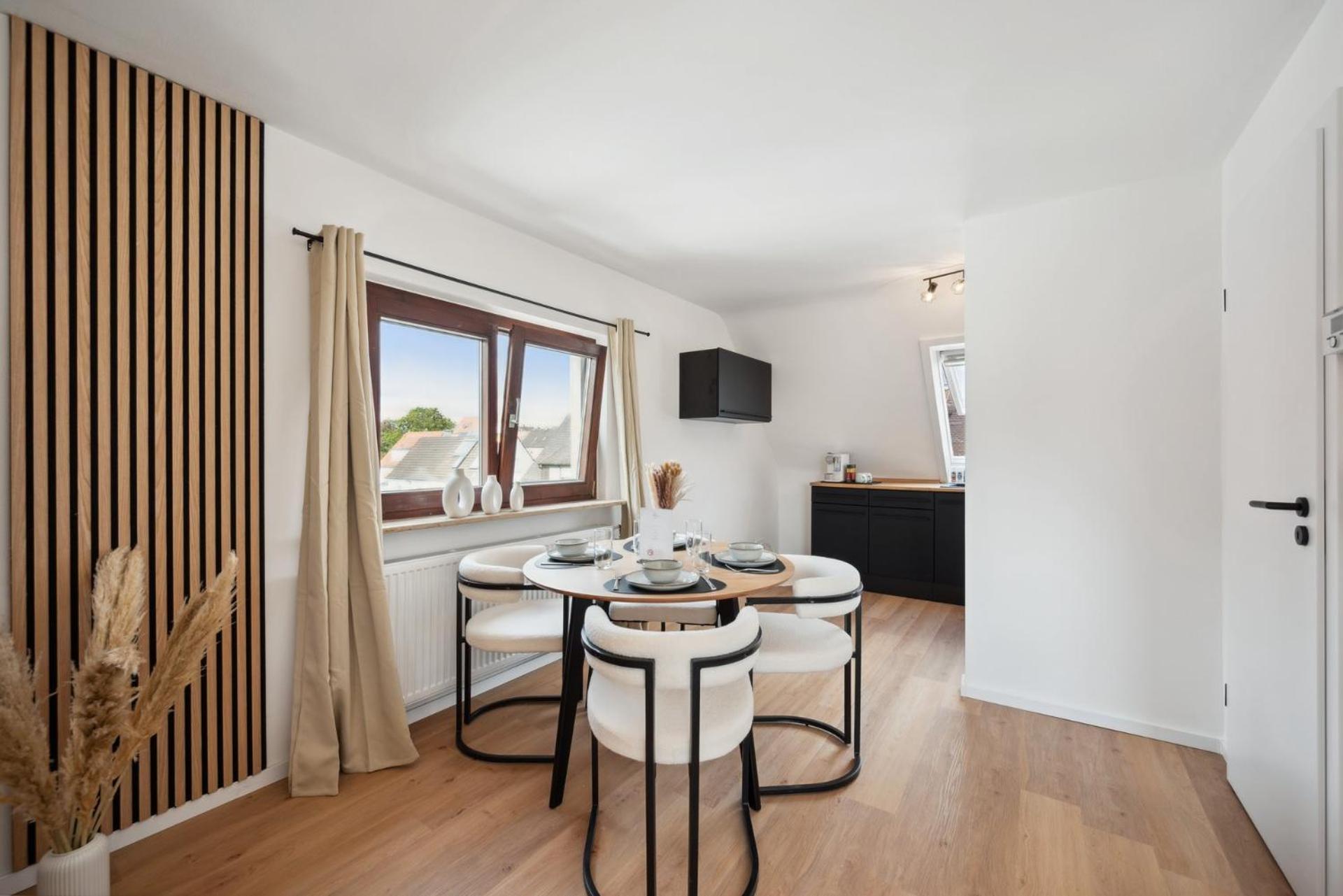 Malu Rooms - Top Lage, Kostenloser Parkplatz, Klima, Netflix, 24H Checkin Ludwigsburg Esterno foto