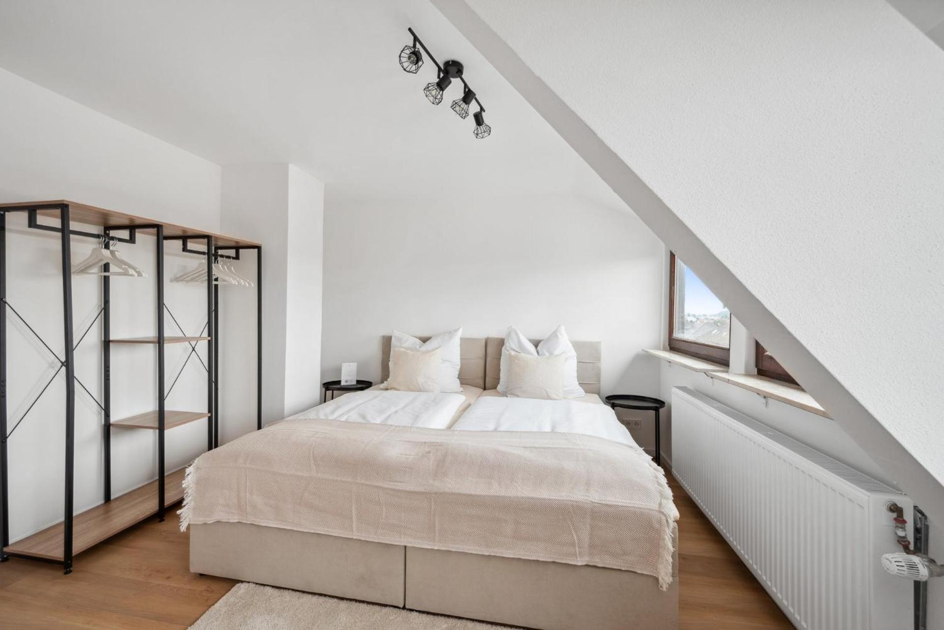 Malu Rooms - Top Lage, Kostenloser Parkplatz, Klima, Netflix, 24H Checkin Ludwigsburg Esterno foto