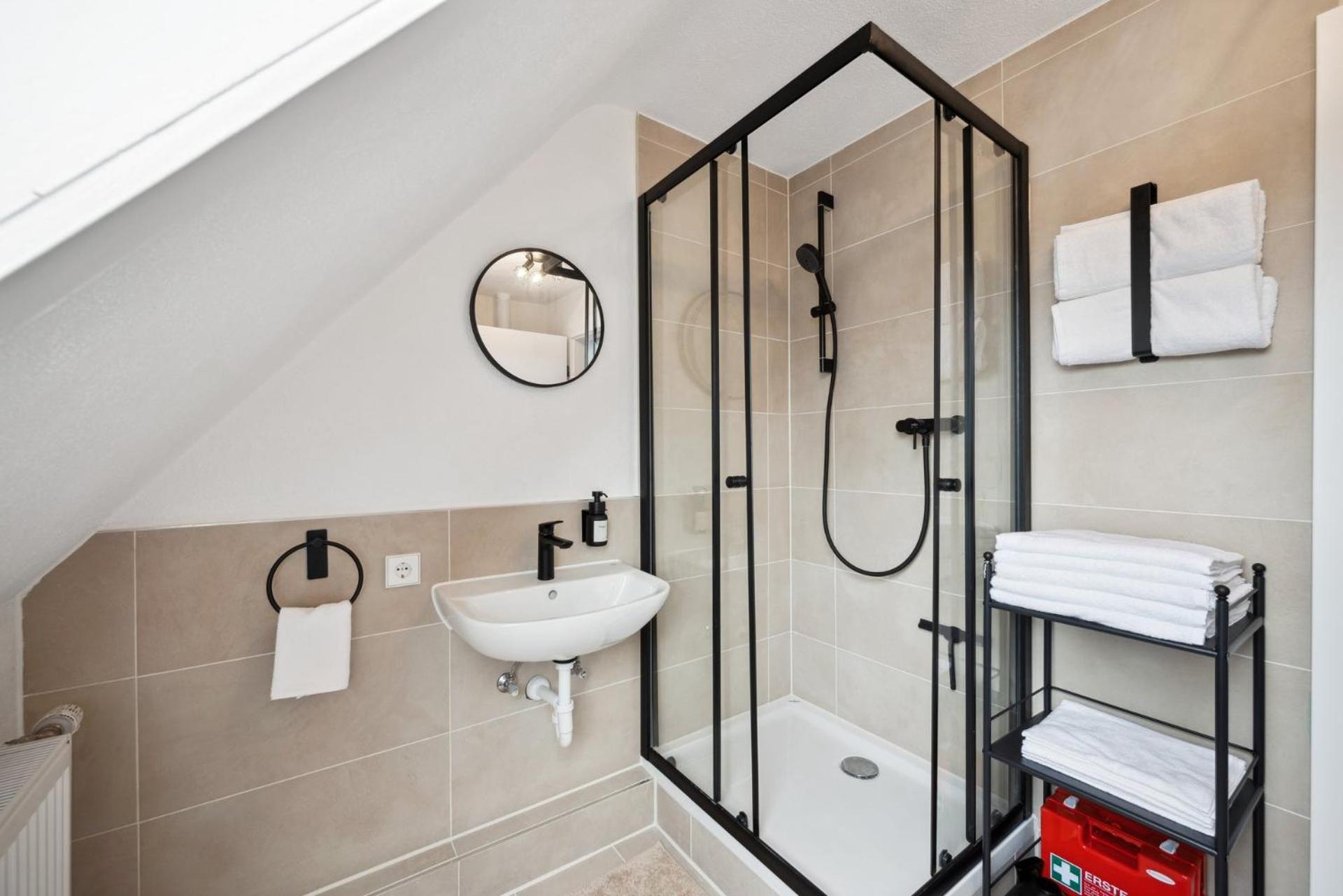 Malu Rooms - Top Lage, Kostenloser Parkplatz, Klima, Netflix, 24H Checkin Ludwigsburg Esterno foto
